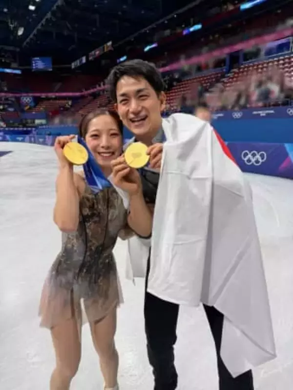 「普段からこんなことして遊んでる？笑」りくりゅう〝街中で衝撃の大ジャンプ〟写真に反響続々「街中で三浦運送！」「これが通常運行なら面白すぎる」