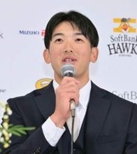 「いろんな感情があって揺らいでいた」　ソフトバンクにトレード加入の山本祐大が新本拠地で入団会見　「ワクワクしています」