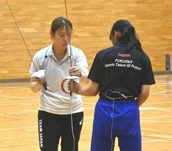 「始まりはここだったんだな…と」五輪銅メダル→公務員に転身　フェンシング元日本代表が原点の地で熱血指導