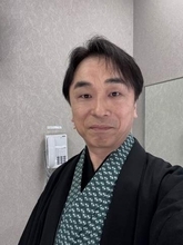 「顔でバレてる！」〝スネ夫〟声優・関智一、バーガー店でのサプライズに歓喜「捨てられない」「リスペクトとラブですね」