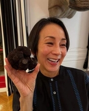 40℃以上もクーラーなし…中村江里子〝パリの猛暑対策〟ショットに「今までのやり方ではもう無理」「景観になじむ室外機を」「お元気そうで安心」