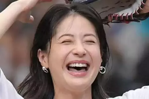 「何してんすか？」「ポムポム若菜」松本若菜〝ツッコミどころ満載〟オフショット公開に「本人なのかおこんなのか…」「チョイスの写真ツボです」