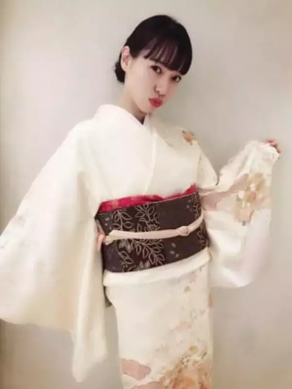 「これは大丈夫なの？」一児の母...37歳戸田恵梨香〝激変ぶり〟にSNS騒然！オールバックで不敵な笑み…配信ドラマの衝撃姿に「気持ちが追いつかない」「こわ」