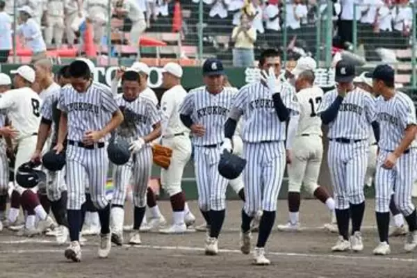 九州国際大付、明豊が敗れる　大分大会は152キロ右腕擁する大分商と古豪津久見が決勝進出　長崎日大、神村学園は春夏連続出場へ王手