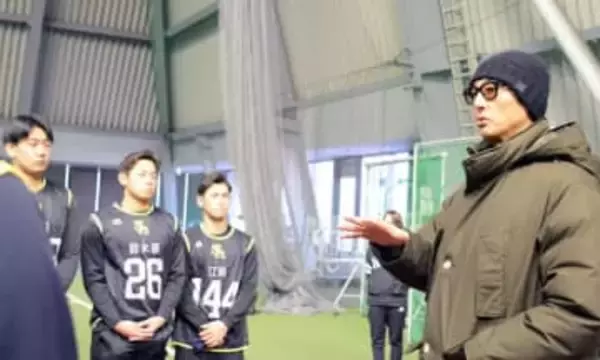 「精神的な強さは自分で強くなろうとしない限り、強くなれない」　ソフトバンク斉藤和巳2軍監督が訓示　新人合同自主トレ初視察