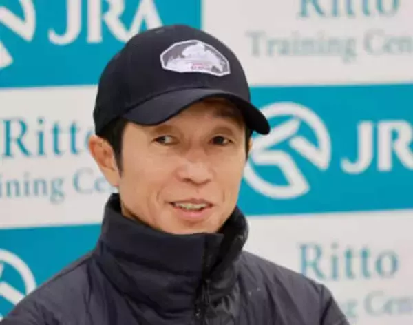 「ちょ、遠近法がバグる」28センチ差！武豊とプロ野球選手の2ショットに衝撃「オオタニサンよりデカい」