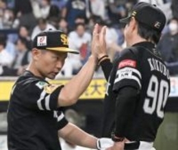 小久保采配的中でソフトバンクが首位オリックスに逆転勝ち　今季初昇格の笹川吉康が同点打　ベテラン中村晃の今季代打初安打がV