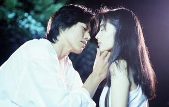 豊川悦司「愛してると言ってくれ」から31年…〝印象ガラリ〟64歳の姿＆右腕の〝異変〟に視線集中「いい感じのワルさ」「気になりました」