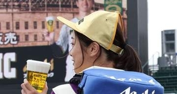 甲子園売り子からNHKアナに「あまりにも…」パツパツショット披露の大谷舞風アナに脚光「気になりすぎて集中出来ない」