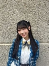 素肌にオーバーオール…18歳人気アイドル〝衝撃〟開放ショットに「ま、マジ？」「かわいすぎる」