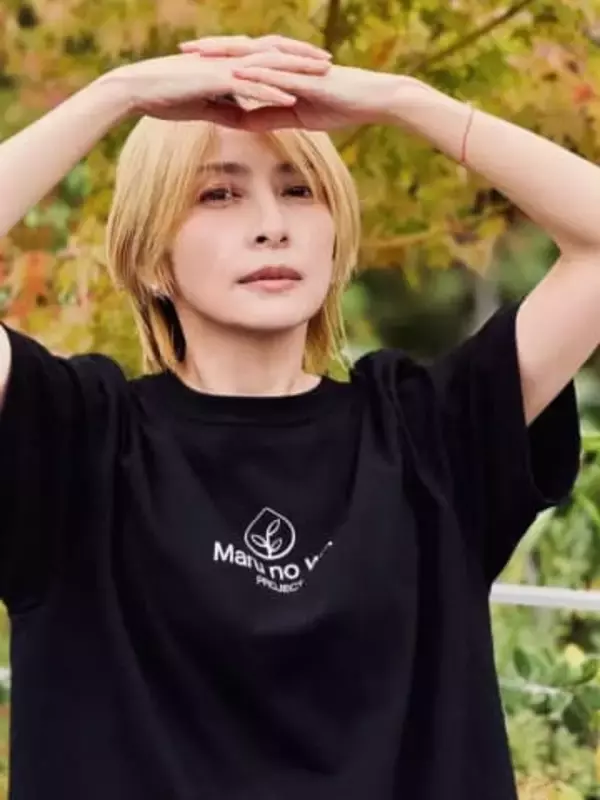 黒髪で〝スケスケ〟ドレス…46歳・奥菜恵「仕事納め」妖艶ショットに反響「わー！」「しっとり」「貫禄漂ってます」