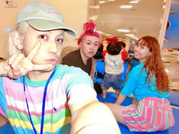 「涙止まらない」27歳で急逝したryuchellさん…7歳ひとり息子をぺえが肩車「似てる」「大きくなったね」「ryuchellの笑顔思いだした」と反響