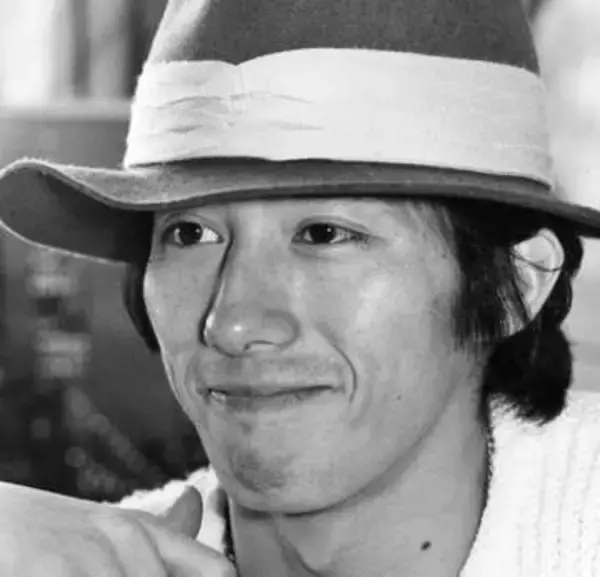 「若い頃の真田さんそっくり」父は真田広之、母は手塚理美…30歳早大卒インテリ俳優〝最新ショット〟に反響