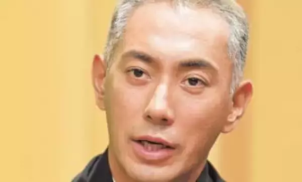 ママのコートを着て…市川團十郎〝娘とお散歩〟ショットに「麻央ちゃんも一緒」「見てるだけでジーンと」「そばにいてくれてますね」