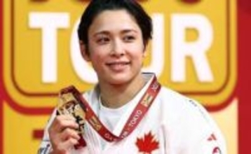 「私服だと…」カナダ代表でパリ五輪金、3月引退…〝雰囲気がらり〟出口クリスタに反響