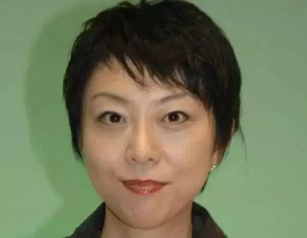 「孫、爆誕！」56歳・室井佑月、初孫写真公開に「室井さん譲りの切れ長な目元」「孫にデレデレになってください」の声