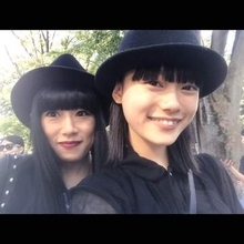 「芸能界で1番食事がきれい」と47歳アーティストが絶賛！杉咲花〝生姜焼きもぐもぐ〟姿に「隠しきれない育ちの良さ」「惚れ込んでしまう」「食べてる時の表情も…」の声