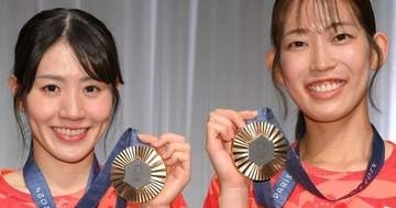 復活!?「シダマツ」大はしゃぎショットに「試合離れると乙女」「そのままCMになりそ」「バドミントンを盛り上げて」の声