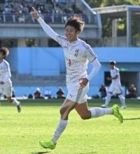 全国高校サッカー選手権　国立行きの4強出そろう　全国総体Vの神村学園はエース倉中悠駕が大量4発