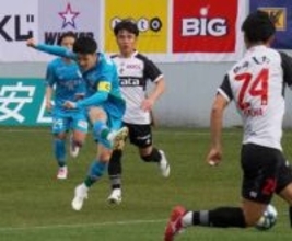 サガン鳥栖がホーム開幕戦で今季初白星　2戦連続のPK戦【明治安田J2・J3百年構想リーグ】