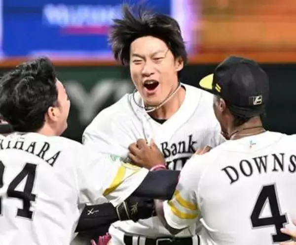 ソフトバンクが「首位ターン」決める　9回に3点差追いつかれるも直後に柳田悠岐がサヨナラ打　貯金は今季最多の「23」