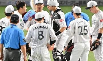 ソフトバンク小久保監督、2年目野手に苦言　「あのプレーでゲームが決まった」　　「一塁に投げればいいだけ」の野選影響しプロ初登板右腕が2回8失点KO
