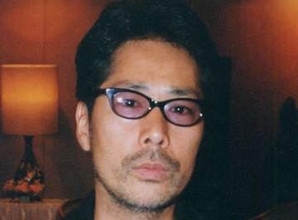 「これって実物?」「人間だもの当たり前!!」90年代大ヒット曲歌手が白髪激変…稲垣潤一〝73歳〟近影に「え～～っ」「渋くなった」「俺もジジイになるはずだ」