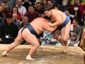 「40代なめるな」41歳の誕生日に史上2位の幕内通算1445回出場…横綱追い詰めた大ベテランが支度部屋で名言連発【大相撲九州場所】