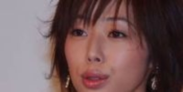 「ママにそっくり」井上和香〝10歳娘とデート〟ショットに「唇の形がまったく一緒」「同じ髪形」の声