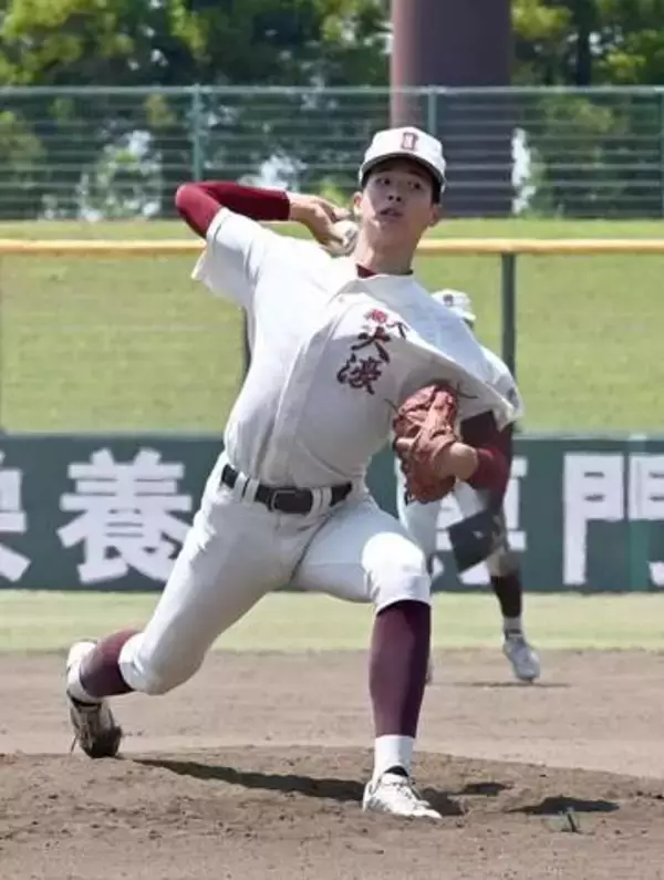 福岡大大濠がV　186センチの大型右腕が急成長「みんなで甲子園に行きたい」【福岡地区高校野球大会】