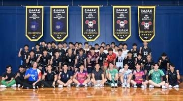4500人が大盛り上がり！　春高3度Vの東福岡高バレーボール部が白熱OB戦　指揮官は「息子たちが立派なプロに…」と感慨