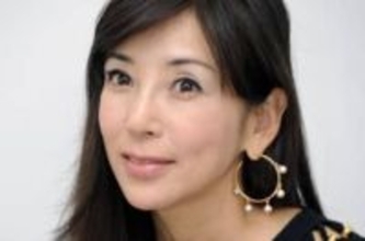 人間ドックで偶然発見された「胆管がん」で54歳逝去…川島なお美さんとの〝結婚式フォト〟で夫が記念日祝福「素敵なお写真」「涙が出た」反響続々