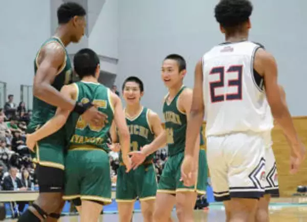 「ムサがいない」大黒柱の電撃帰国　福岡第一に襲った緊迫の5日間　どん底からライバル福岡大大濠をなぜ倒せたか　【高校バスケ】