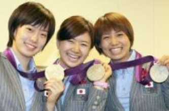 「誰かと思った…」石川佳純さん〝5時間おしゃべり〟8歳年上盟友との2Sに「卓球の鬼…」「卓球界のスター」の声