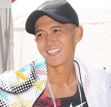 裸に短パンはおじハラ!?　大迫傑〝上腕びっしりタトゥー〟披露のトレーニングが話題「刺青があるだけで...」「どんどん増えてる」「すげー身体」