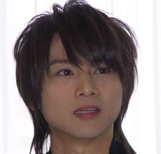 「まさかだった」昨年末一般女性との結婚を電撃発表…47歳・堂本光一〝ふりふりエプロン〟姿に驚きの声！「結婚してても好き」「頭から離れない」