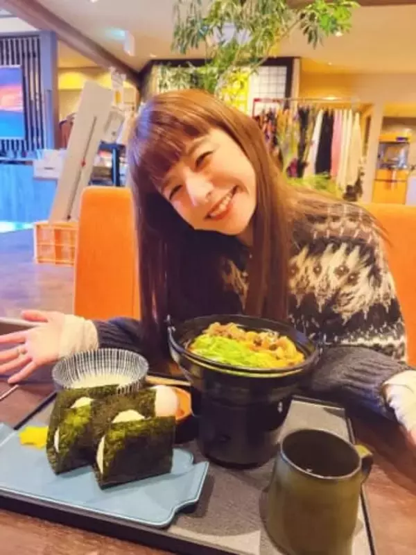 「夜な夜な2度も…」〝1人紅白〟ショット「え！マジかぁ～」「まだまだ写真集もいける」39歳スザンヌの近影が話題