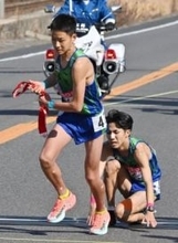 1区でアクシデント発生の長崎が2区連続繰り上げスタート回避　一度は白たすき掛ける【全国都道府県対抗男子駅伝】