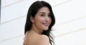 「深いぃぃぃー」「うわー」2児の母、橋本マナミ〝41歳、波打ち際の大胆ショット〟に反響「脱帽です」「ますます魅力的に」