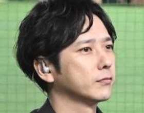 二宮和也「VIVANT」でロン毛に変身！ファンから〝ある部分〟に注目が…「つけてる？」「気になる〜！」「何かの作戦中でしょうか」反響続々