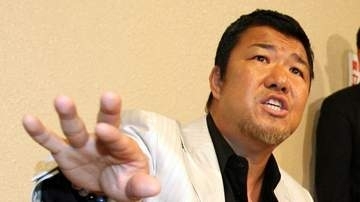 「下手したら腕一本無くなるかも」〝凶暴なペット〟に大根で挑む亀田史郎さんに「ほぼ怪獣」「三男より強いんじゃね」