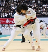 【金鷲旗高校柔道大会・女子】筑紫丘念願の〝創部〟初勝利　網膜剝離から復帰の大将藤井喜穂　師弟で磨いた渾身の背負い投げ