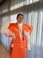 「わー!」「イメージがめちゃくちゃ違う」ばけばけヒロイン、髙石あかり〝雰囲気がらり〟ゴージャスドレス「‪一瞬、学ランかと」