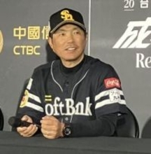 気になる徐若熙のデビュー時期は？「台湾のファンにいち早くお伝えします」ソフトバンク小久保監督　台湾メディアの直球質問に笑顔で回答