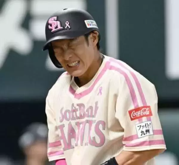 「あさっては大丈夫だろう」ソフトバンク小久保監督　右膝死球で途中交代の柳田悠岐について説明　1日にも同箇所に死球で骨挫傷