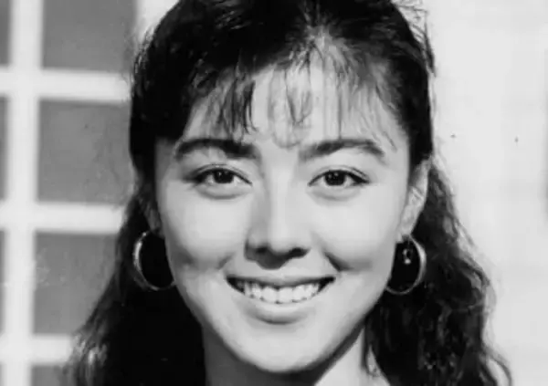 元祖「貝殻ビキニ」57歳武田久美子、胸元ザックリ〝ぴたぴたウェア〟ショットに「努力に敬服」「いつまでもスタイルバツグン」