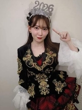 シチリアで大胆透けキャミドレス姿、38歳・小嶋陽菜に反響「街の雰囲気に合ってますね」「ええっ、羨ましすぎる…」