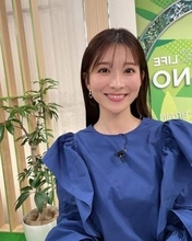 「何故そんなポーズなのか気になる」8月離婚の元TBS・山本里菜アナ〝くり抜き〟水着姿に騒然「どうした？」「いいじゃない。したかったことするの。個人の自由」