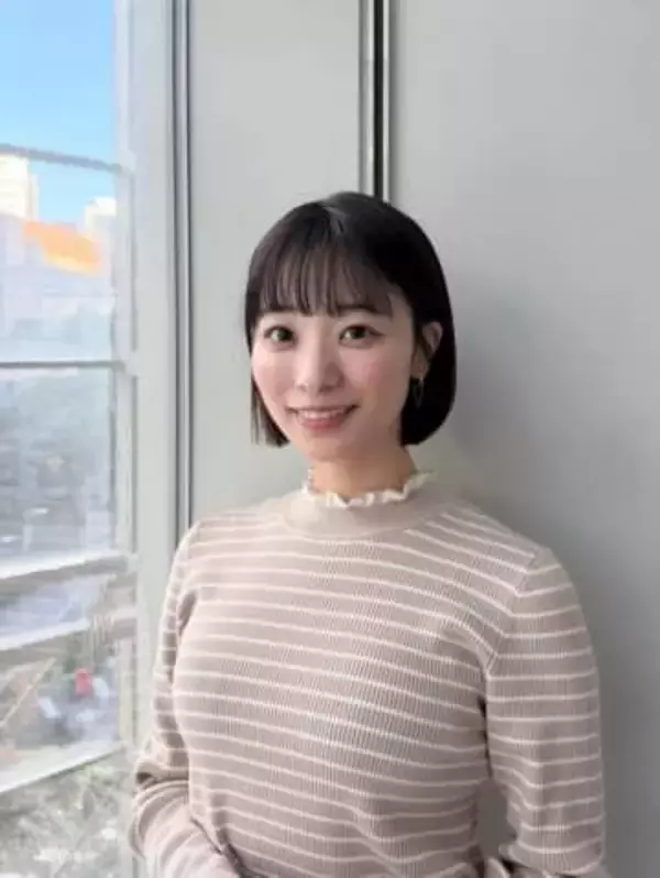 「重そう」テレ朝お天気お姉さん〝ぺったんこ〟ショットに反響「元気になった」「入ってますよ」「逆なのがいい」「斬新です」