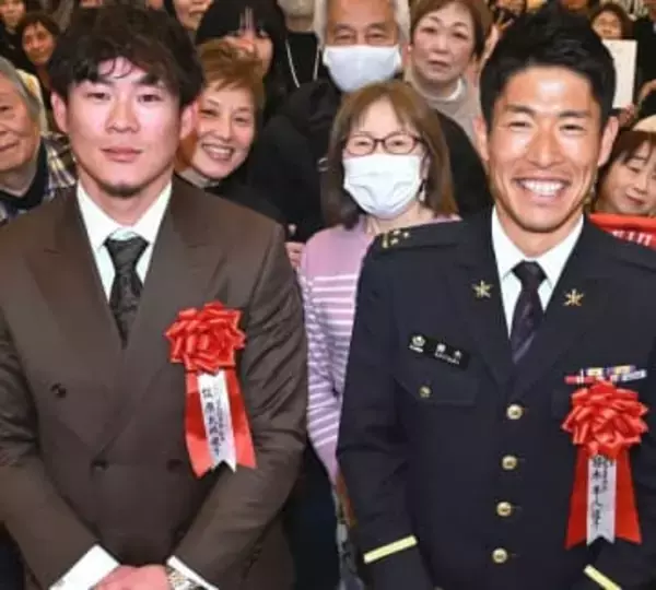 自らの競技写真をプリントしたチョコ配り競技をPR　世界陸上競歩男子35キロで銅メダルの勝木隼人が西日本スポーツ賞受賞